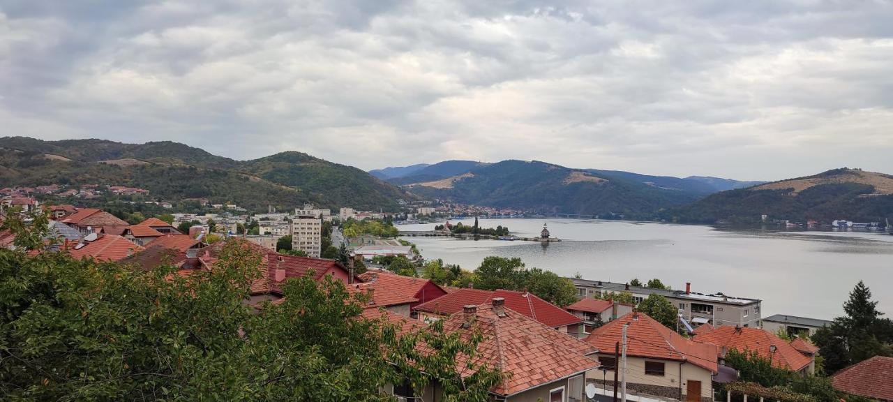 Casa Rebeca Hotel Orsova Kültér fotó